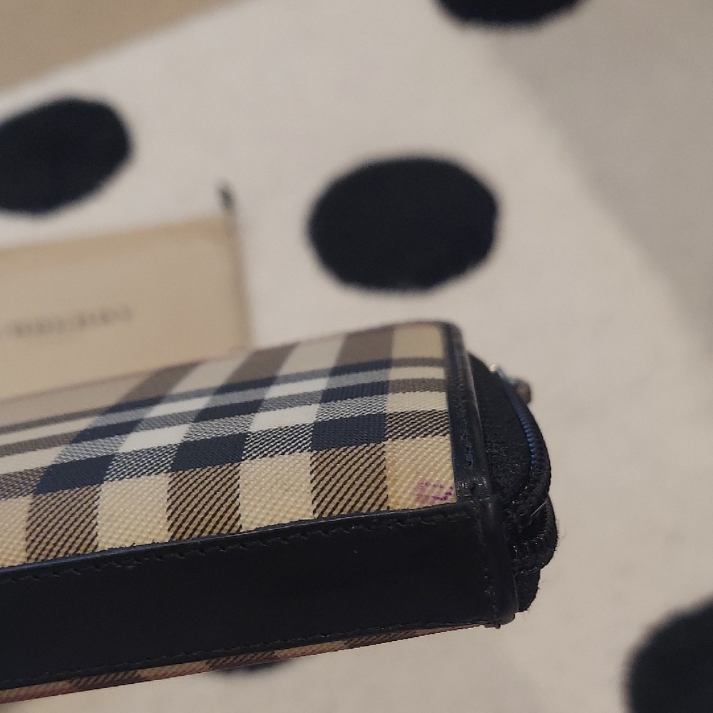 Burberry Checkered Wallet - Picture 3 of 9